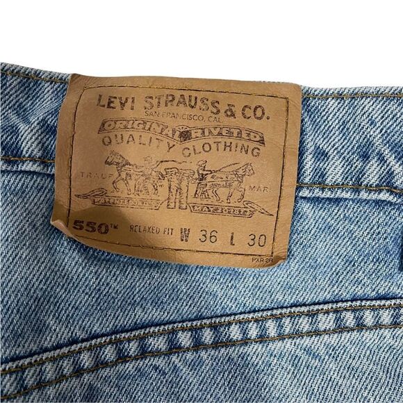 Levi’s 36x30 550 Light Wash Relaxed Fit Jeans - Picture 4 of 5